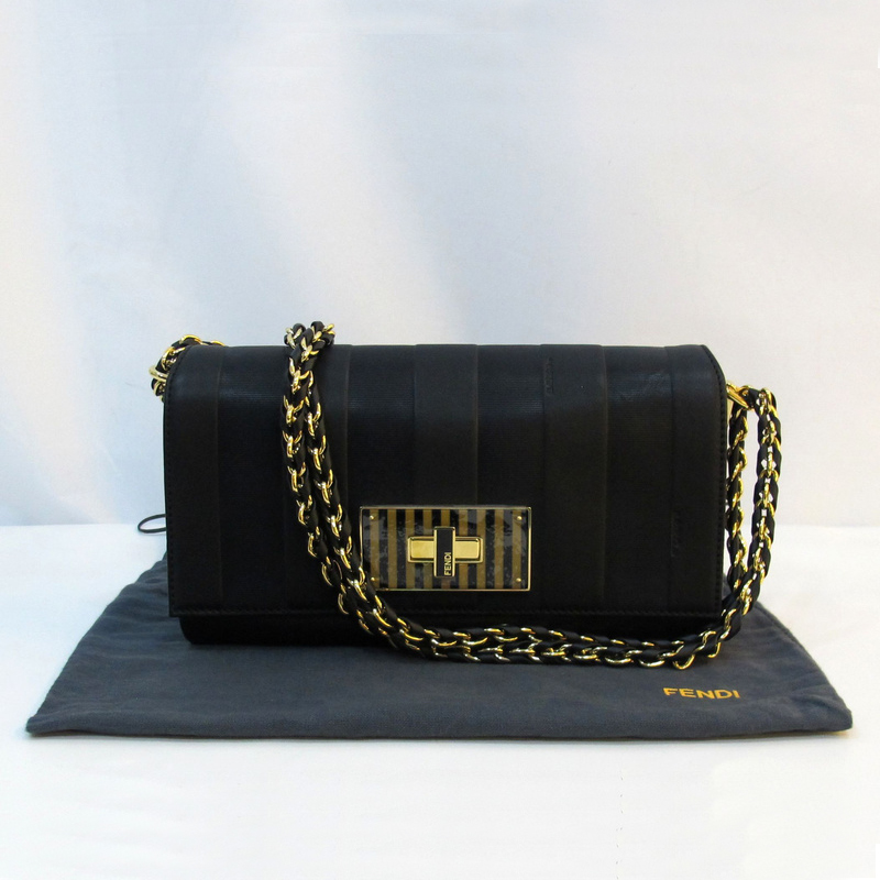 F8037 Fendi in pelle Cowskin genuino in Black